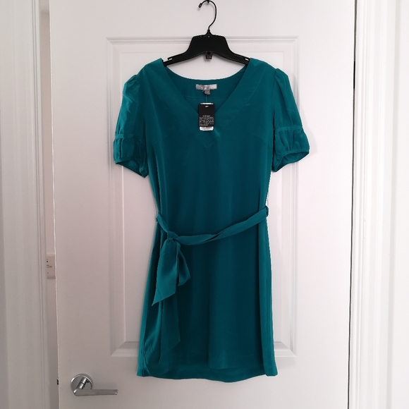 💚 Green silk dress - Picture 1 of 7